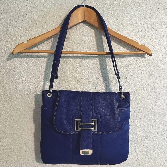 Liz Claiborne Handbags - Vintage Liz Claiborne Convertible Leather Shoulder Bag